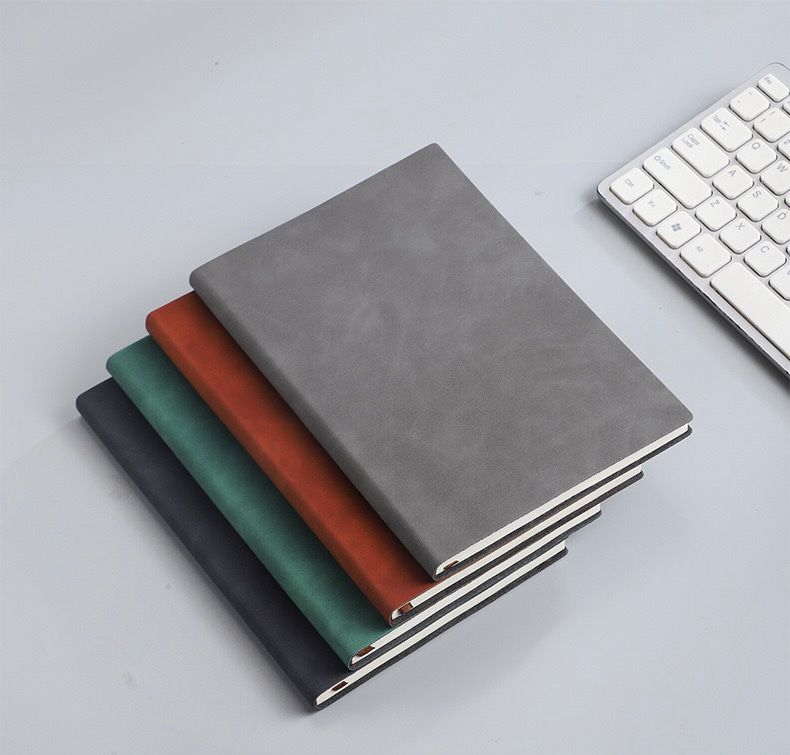 ΚΩΔ.27-2700Β5. Valvoro Notebook B5 100 Φύλ. 100γρ. Με Λάστιχο Σε Έξι Χρώματα.