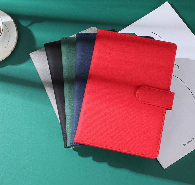 ΚΩΔ.27-2704. Valvoro Notebook A6, Με Μαγνητικό Κούμπωμα θέση Για Στυλό Και Λαστιχο.100 Φυλ. 100γρ. Σε Δύο Χρώματα